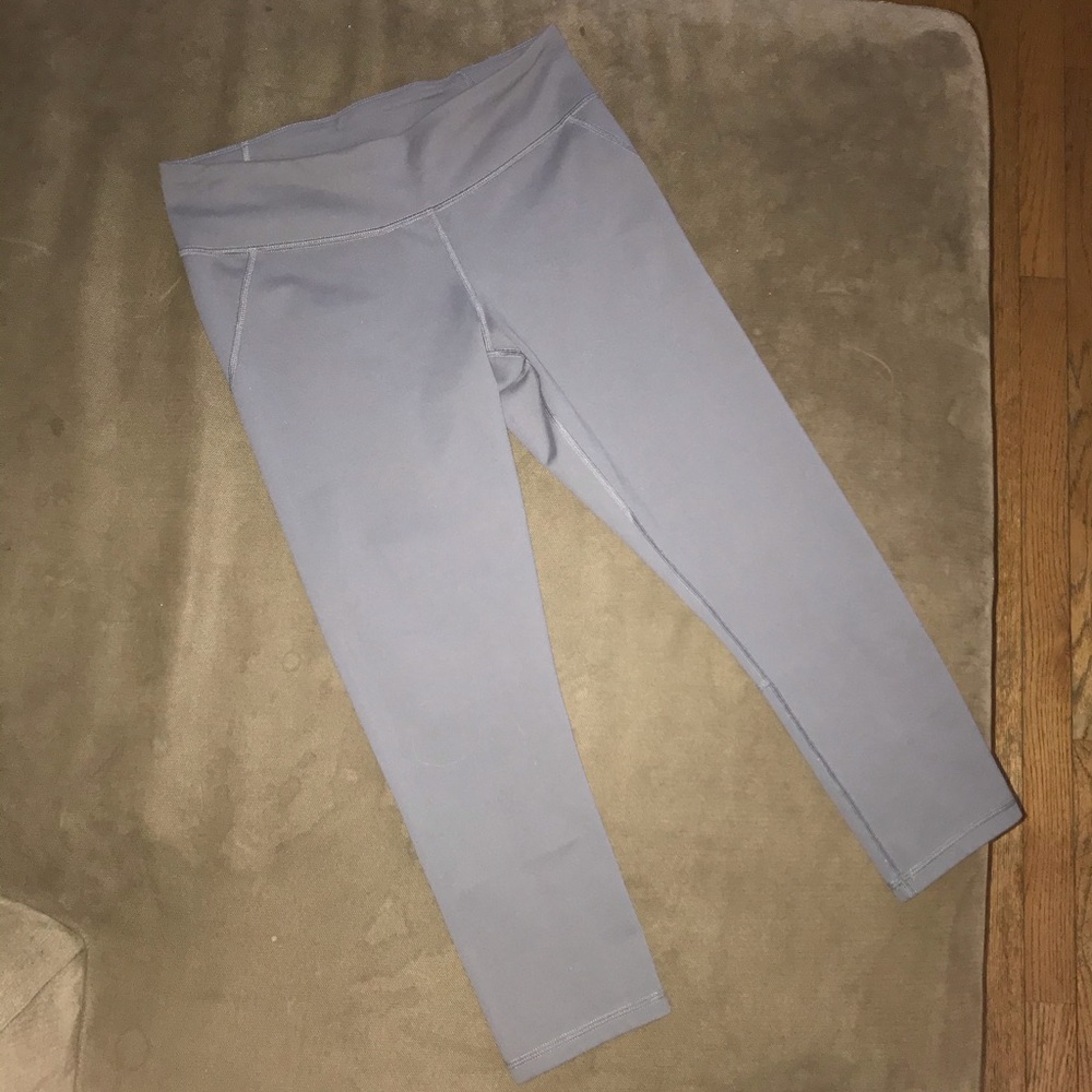 Grey Under Armour leggings 7/8 length - Picture 2 of 4